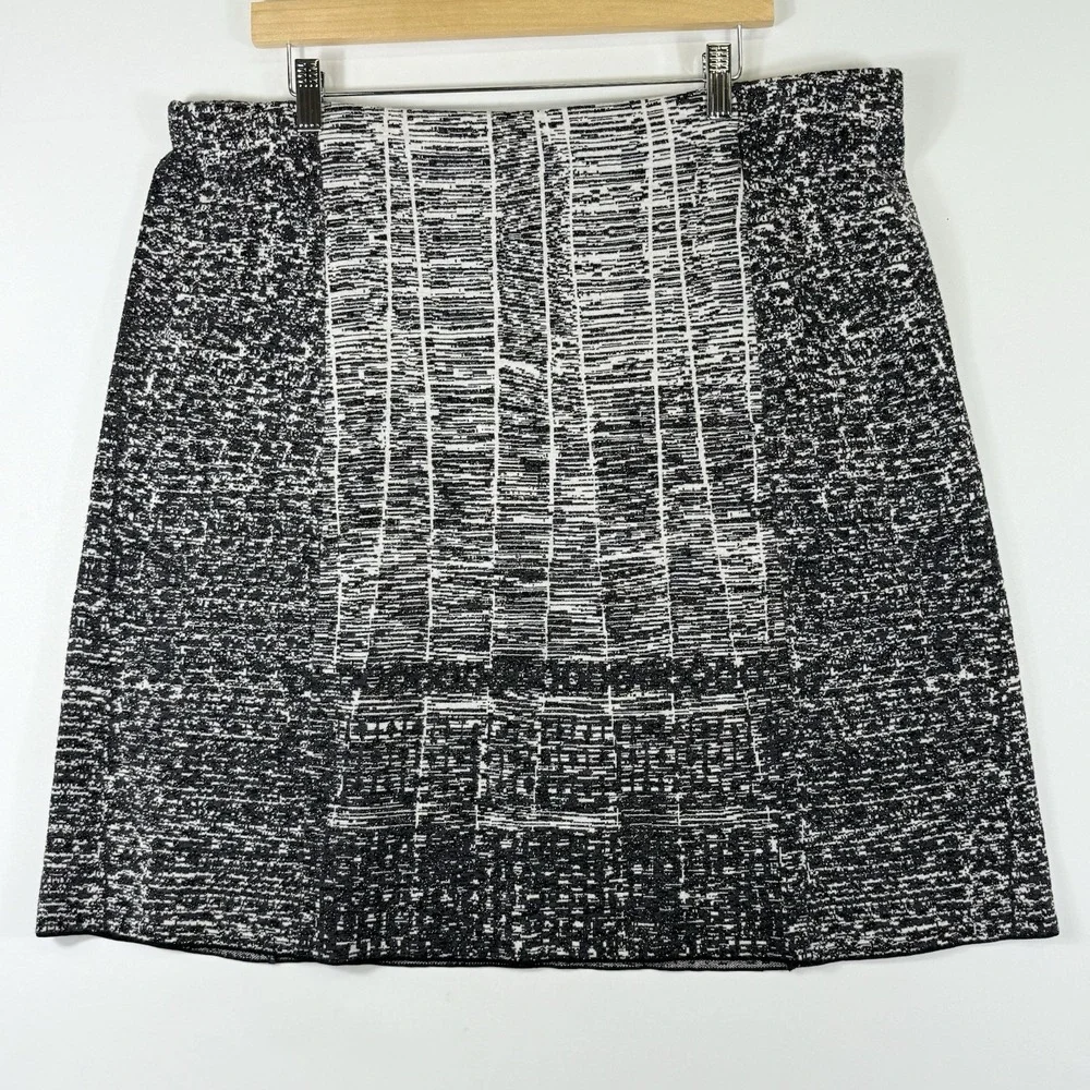 Nic + Zoe Mini Skirt Womens XL Black Cream Metallic Abstract Knit‎ Artsy Stretch